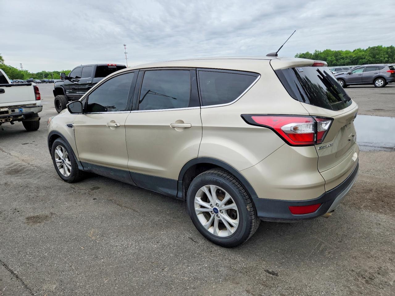 2017 Ford Escape - Фото 2