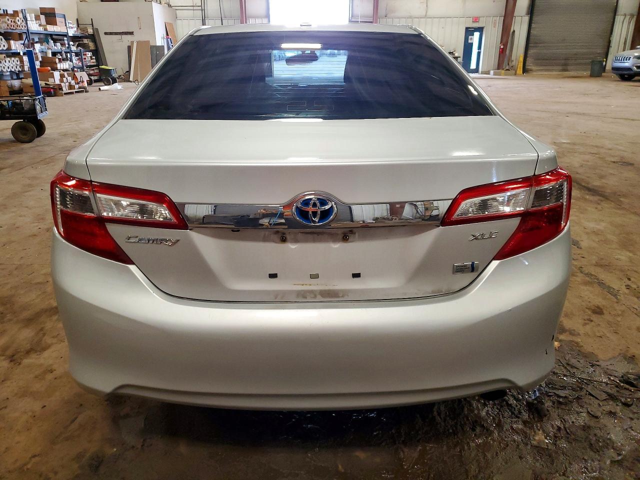 2012 Toyota Camry Hybrid Xle - Image 6