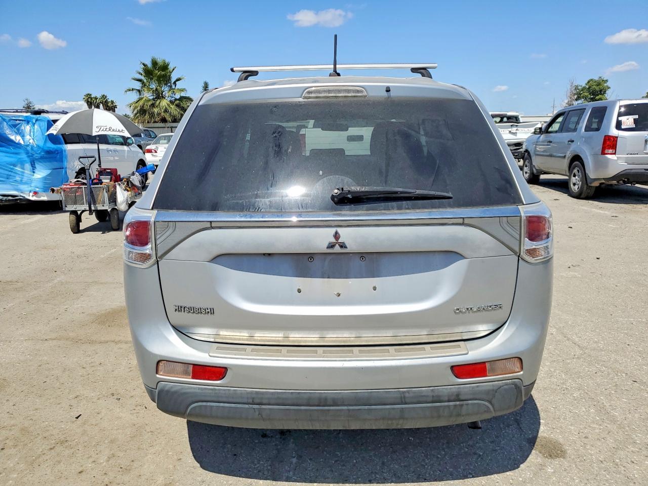 2014 Mitsubishi Outlander - Image 6