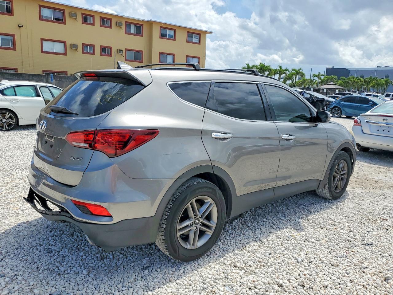 2018 Hyundai Santa Fe Sport 2.4L - Image 3