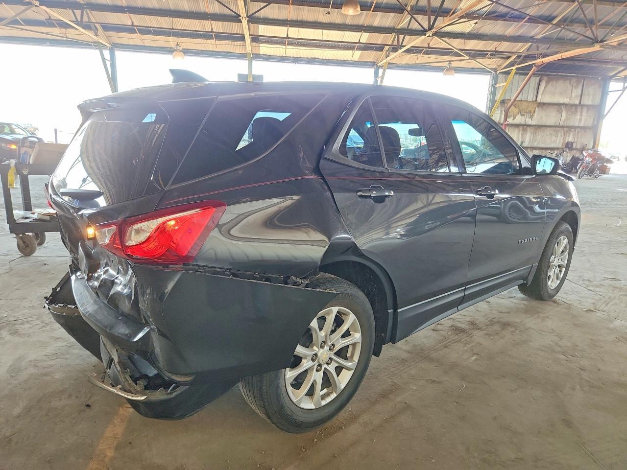 2018 Chevrolet Equinox Ls - Фото 3