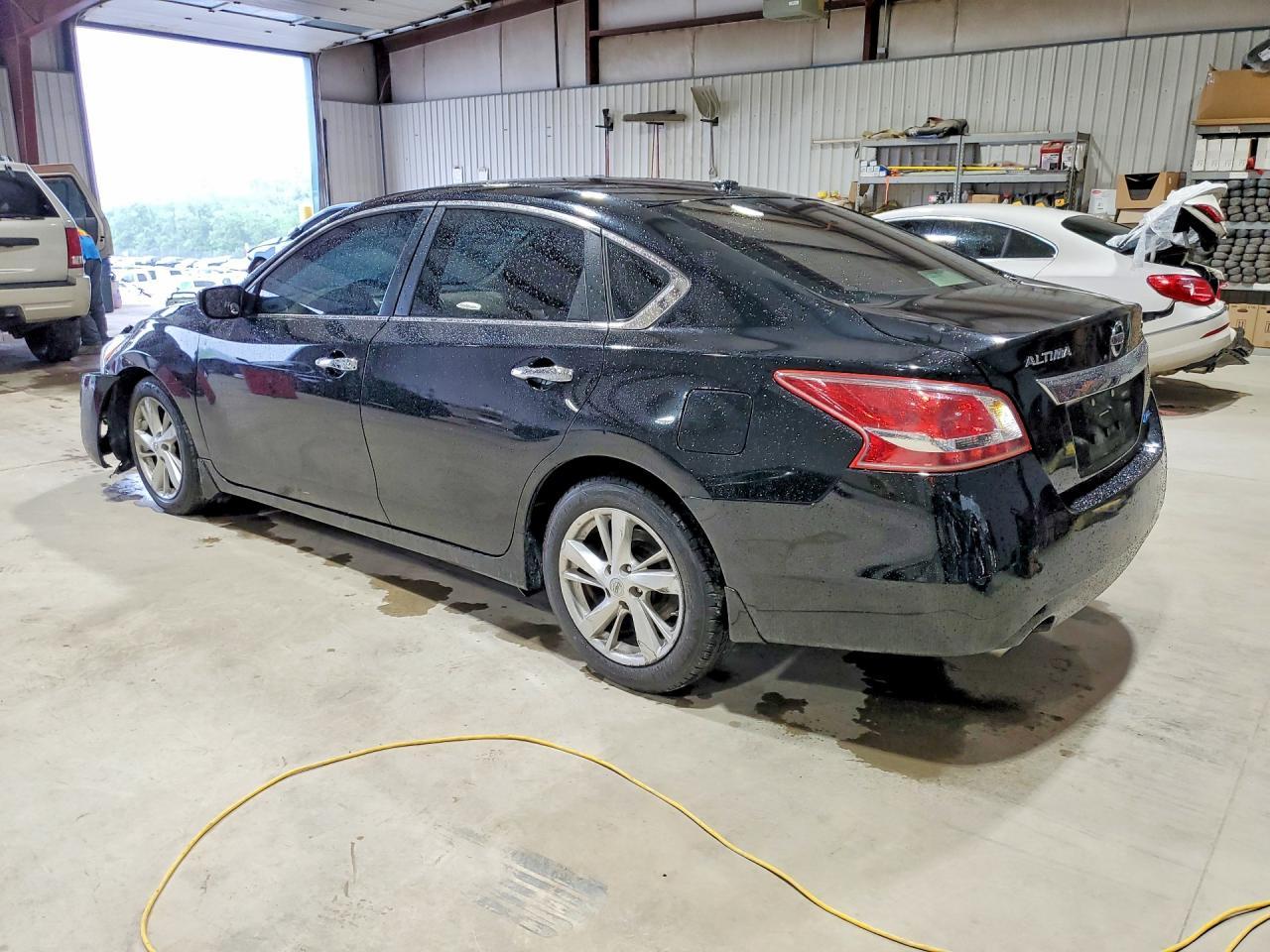2013 Nissan Altima 2.5 - Фото 2