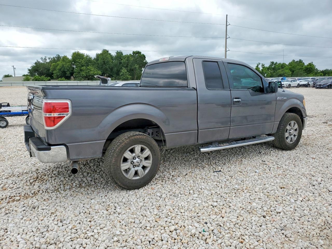 2011 Ford F150 Super Cab - Фото 3