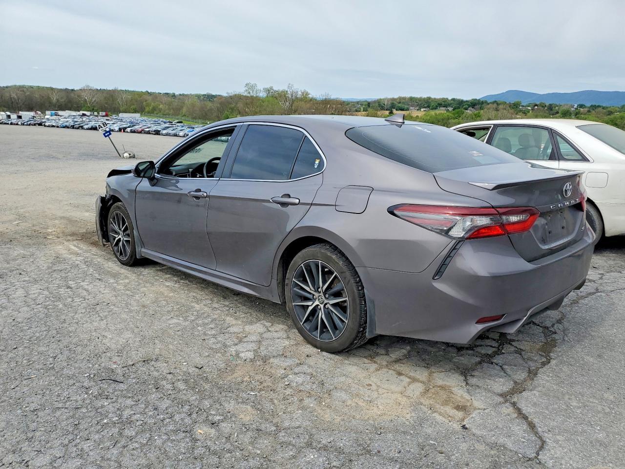 2024 Toyota Camry Se - Фото 2