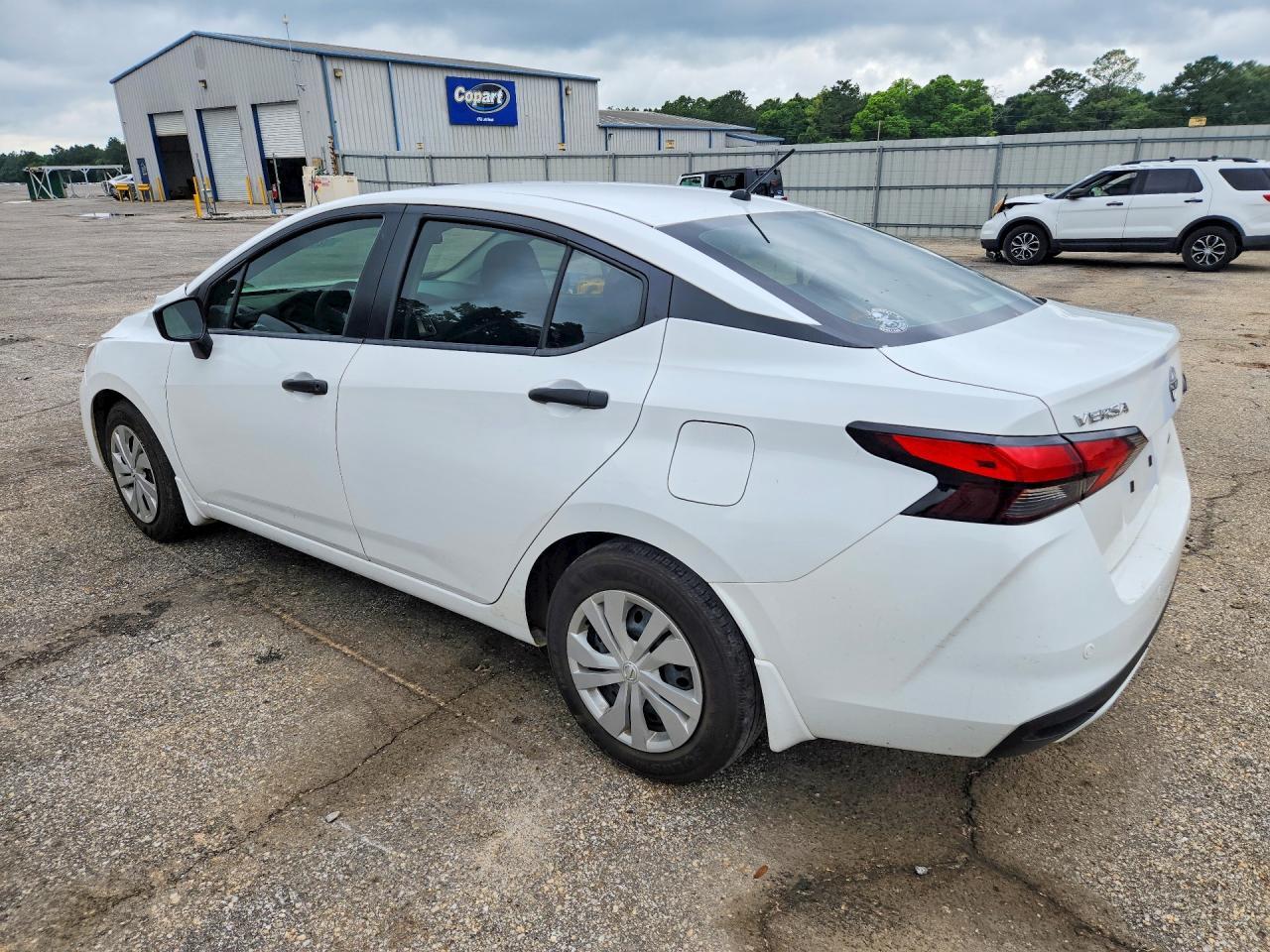 2025 Nissan Versa S - Фото 2