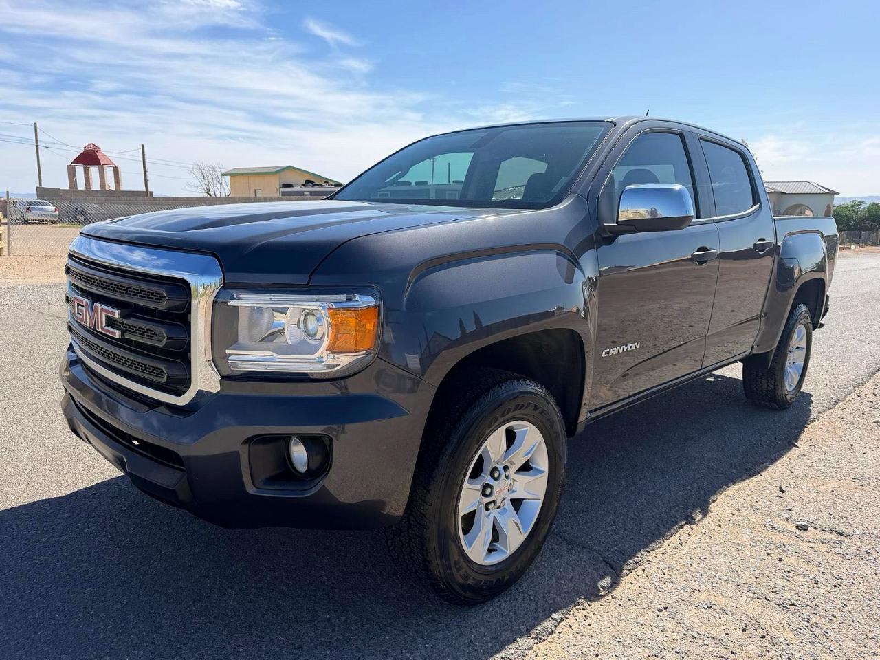 2015 GMC Canyon - Image 2
