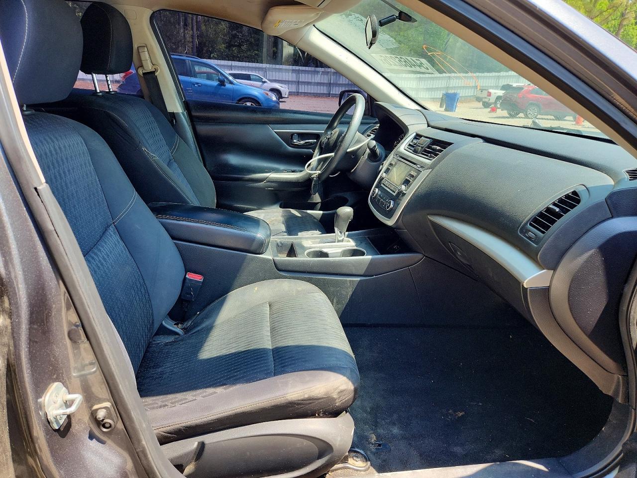 2016 Nissan Altima 2.5 S - Image 7