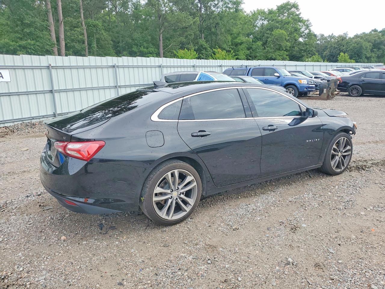2022 Chevrolet Malibu Lt - Фото 3