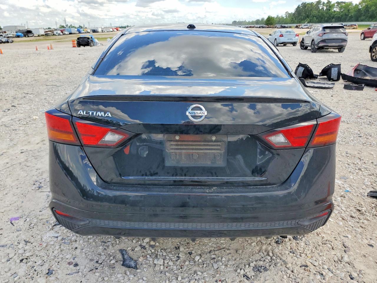 2020 Nissan Altima S - Image 6