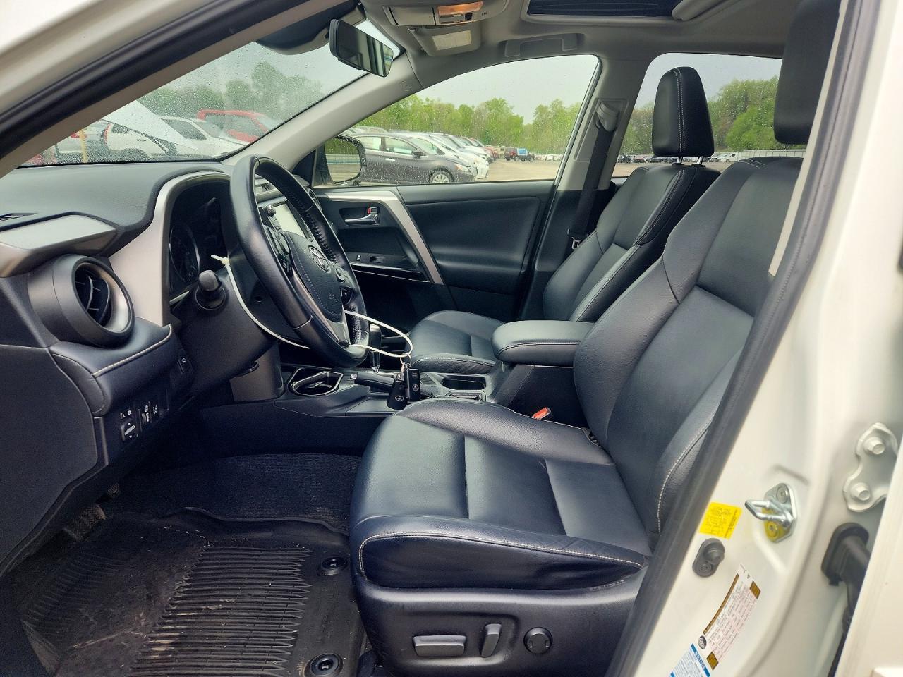2016 Toyota Rav4 Hv Limited - Image 7