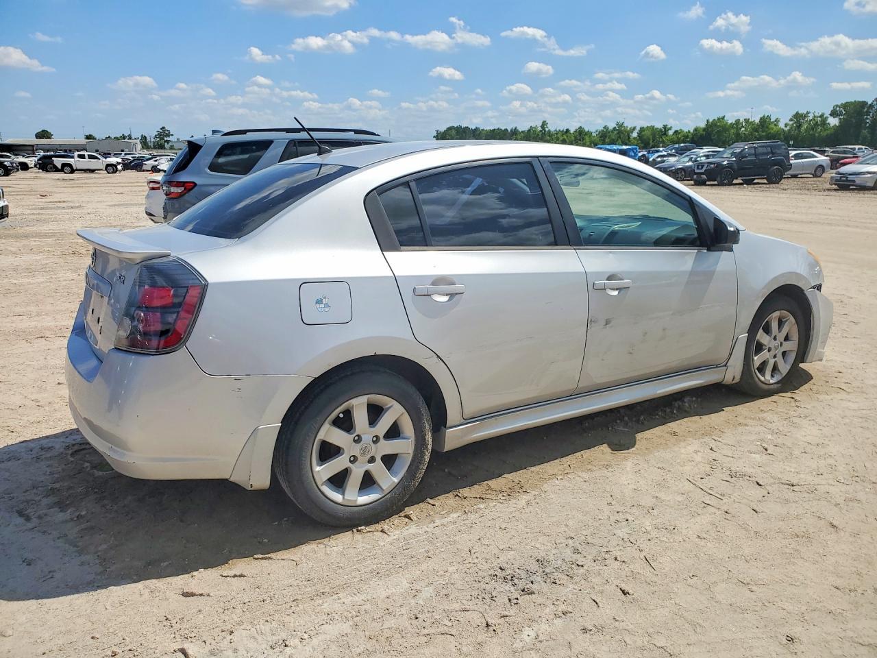 2011 Nissan Sentra 2.0 - Фото 3