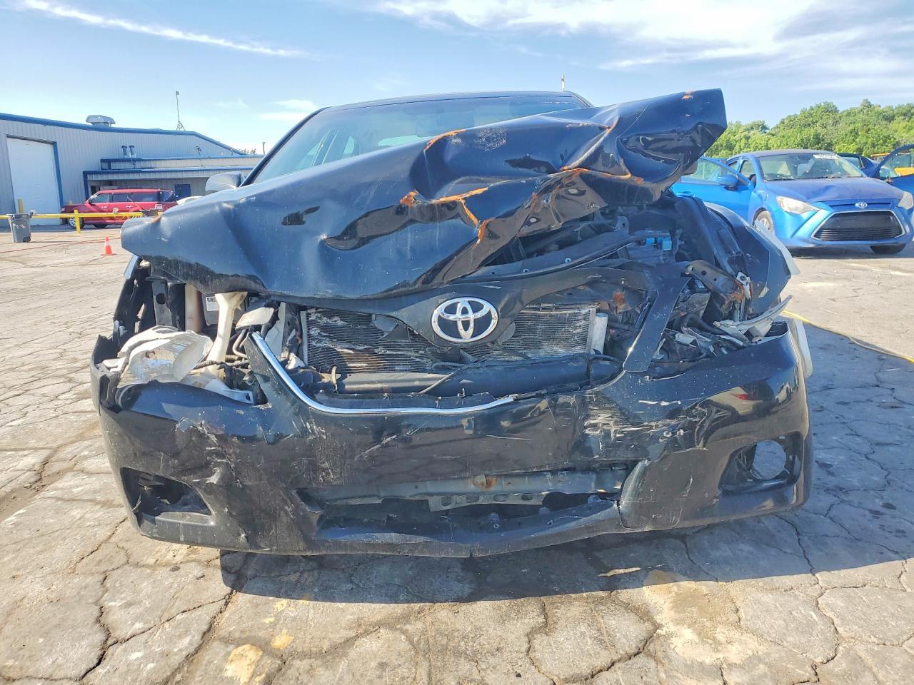 2010 Toyota Camry Xle - Image 5