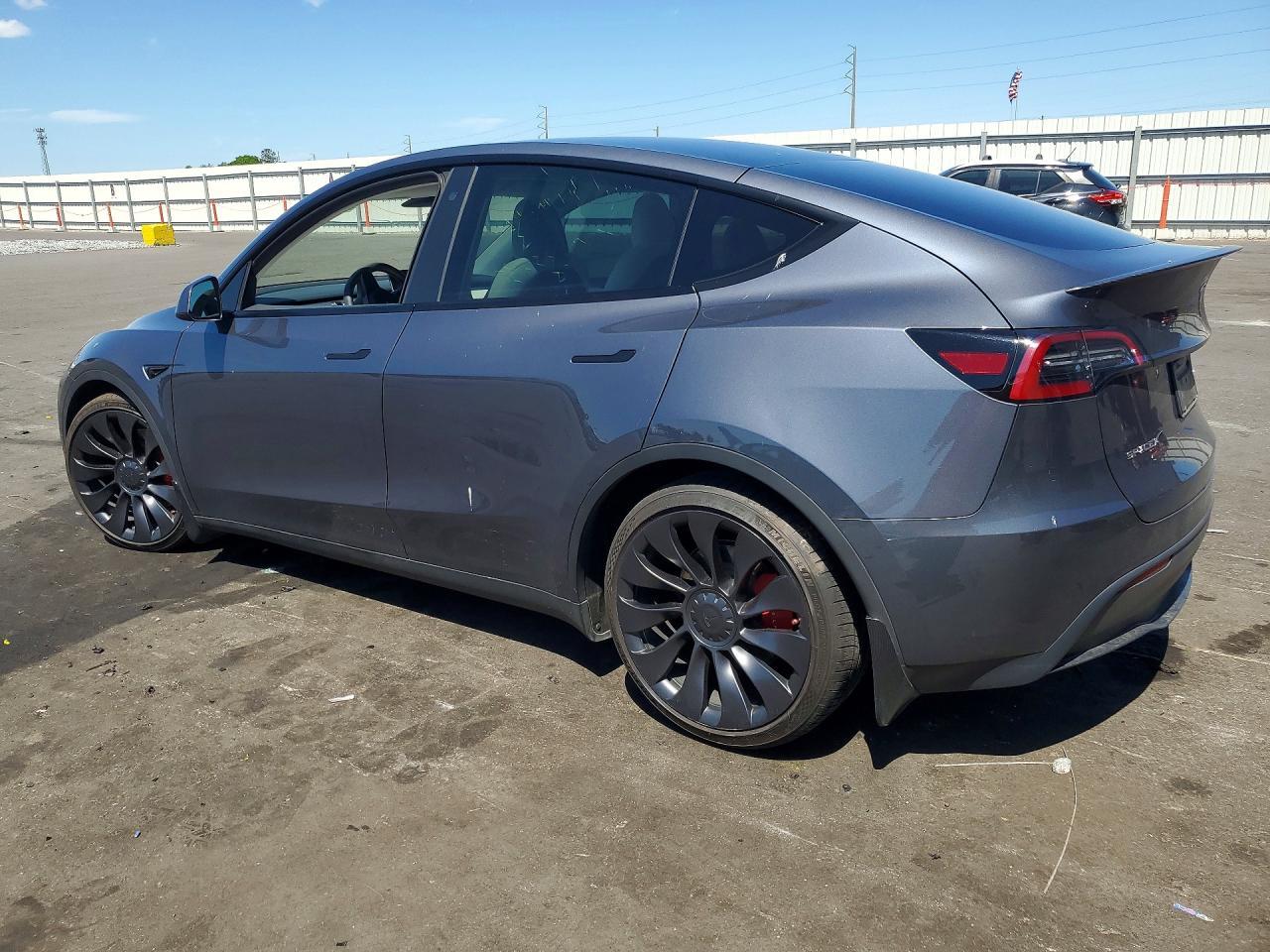 2023 Tesla Model Y - Фото 2