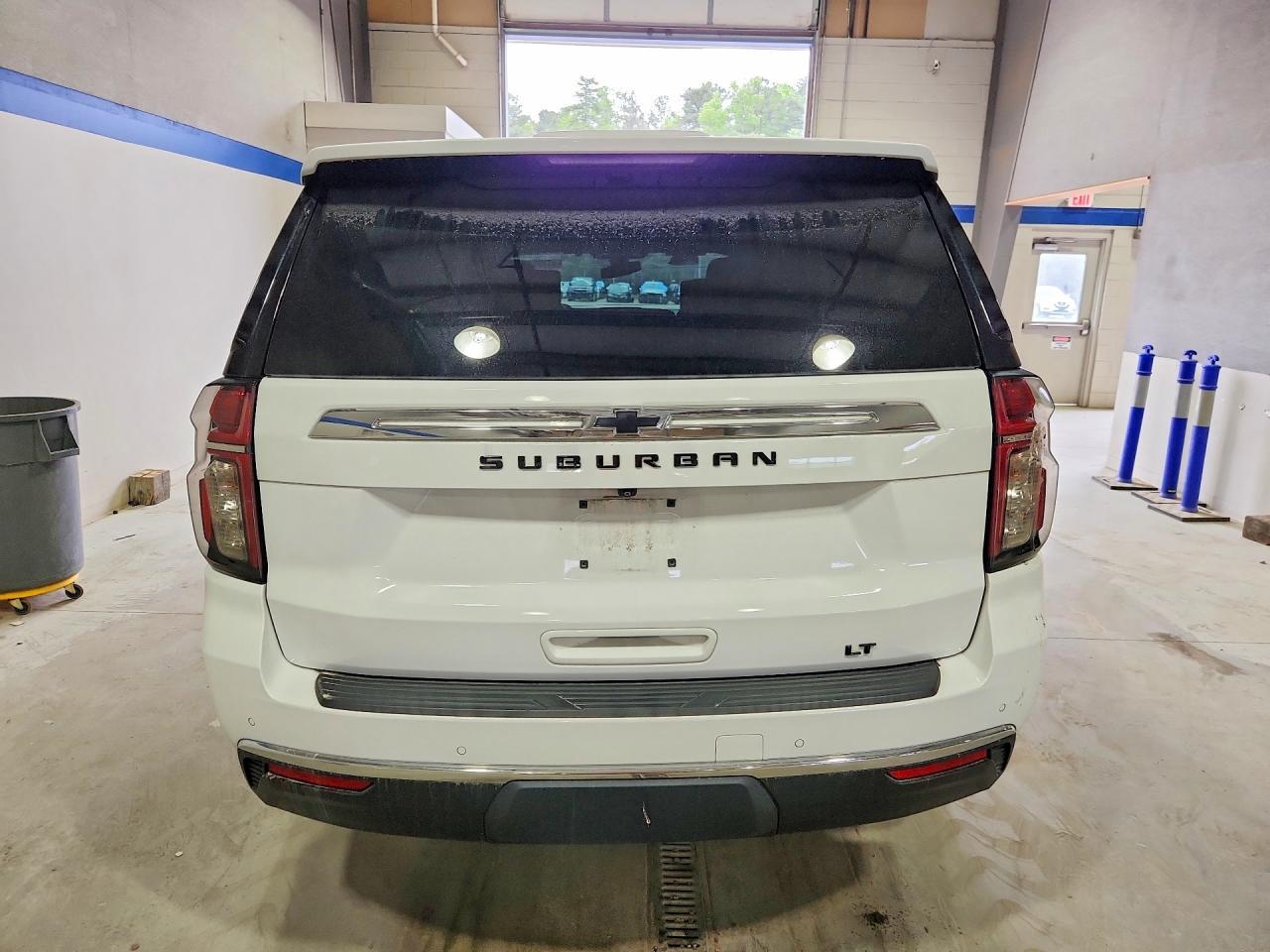 2022 Chevrolet Suburban K1500 Lt - Image 6