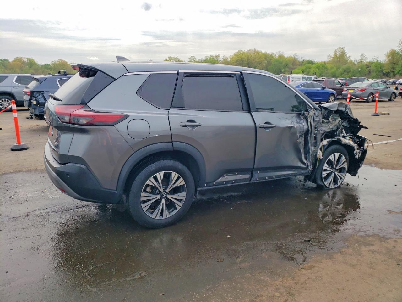 2023 Nissan Rogue Sv - Фото 3