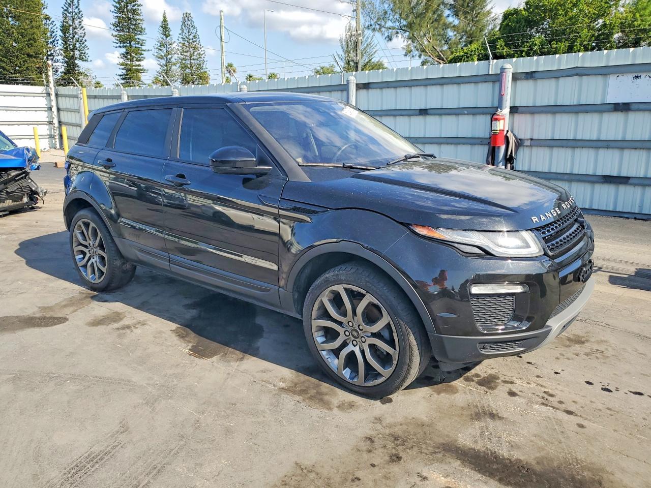 2017 Land Rover Range Rover Evoque Se - Image 4