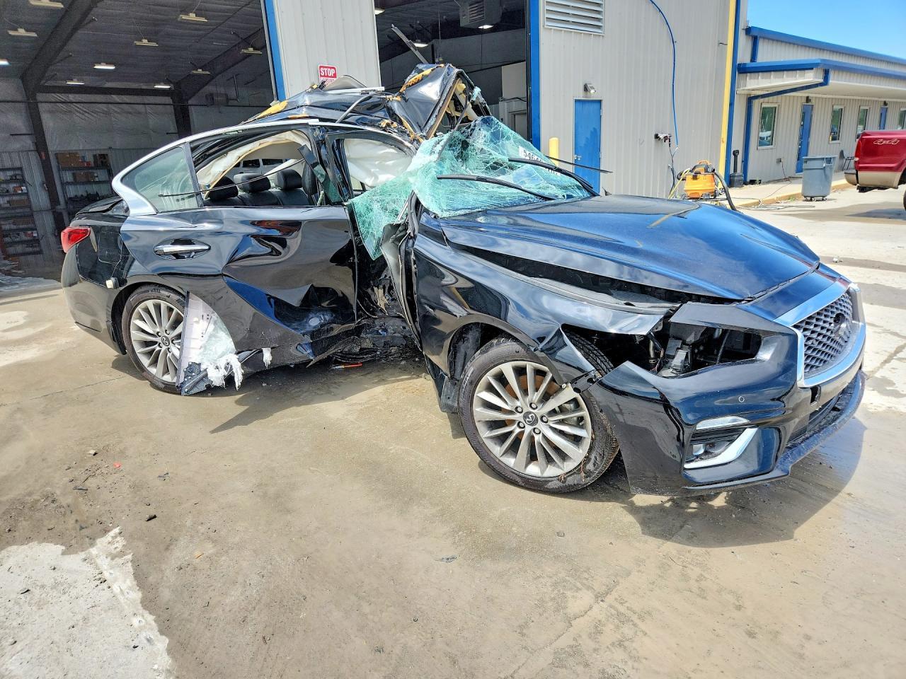 2023 Infiniti Q50 Luxe - Image 4
