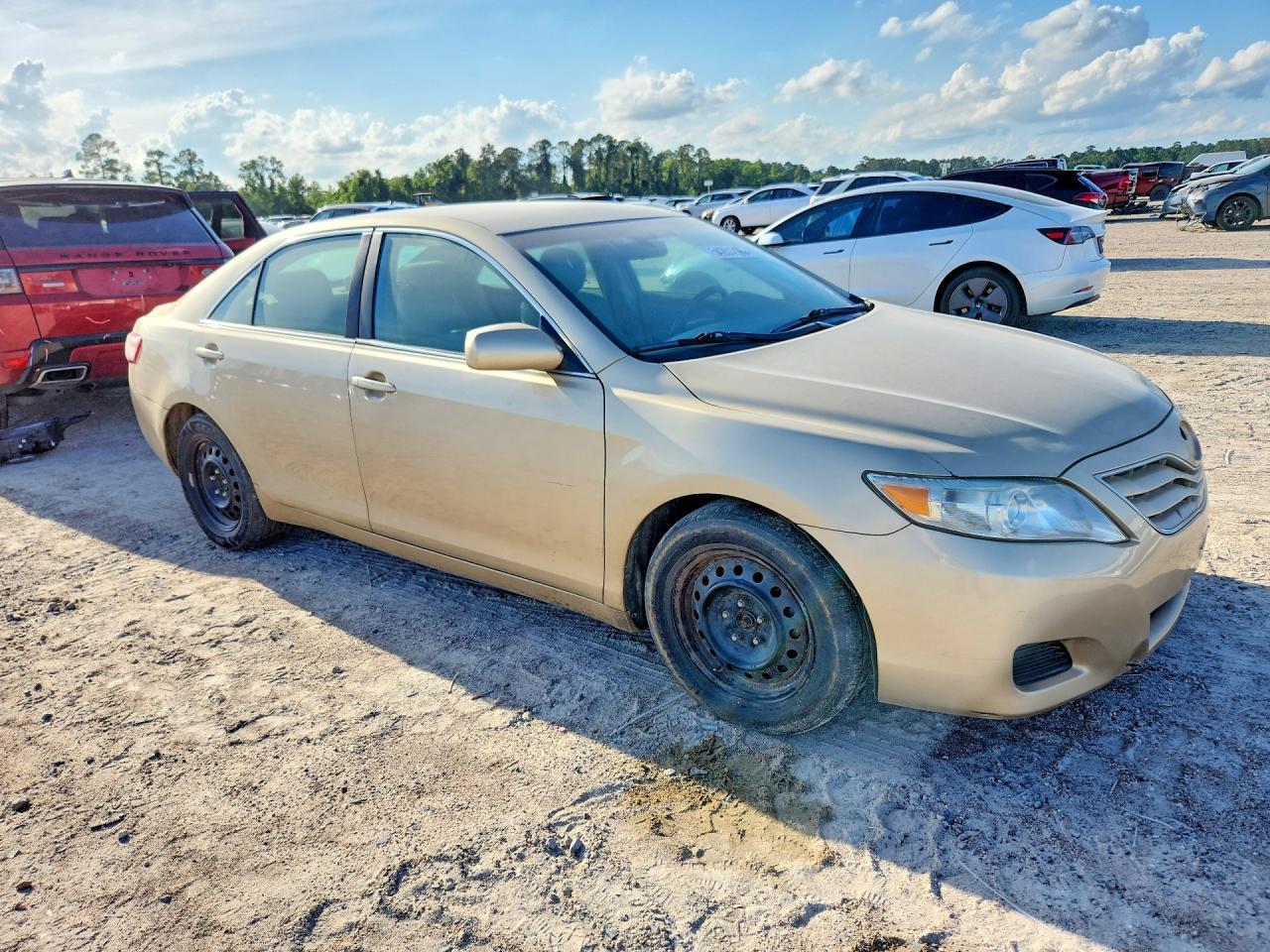 2011 Toyota Camry Le - Фото 4