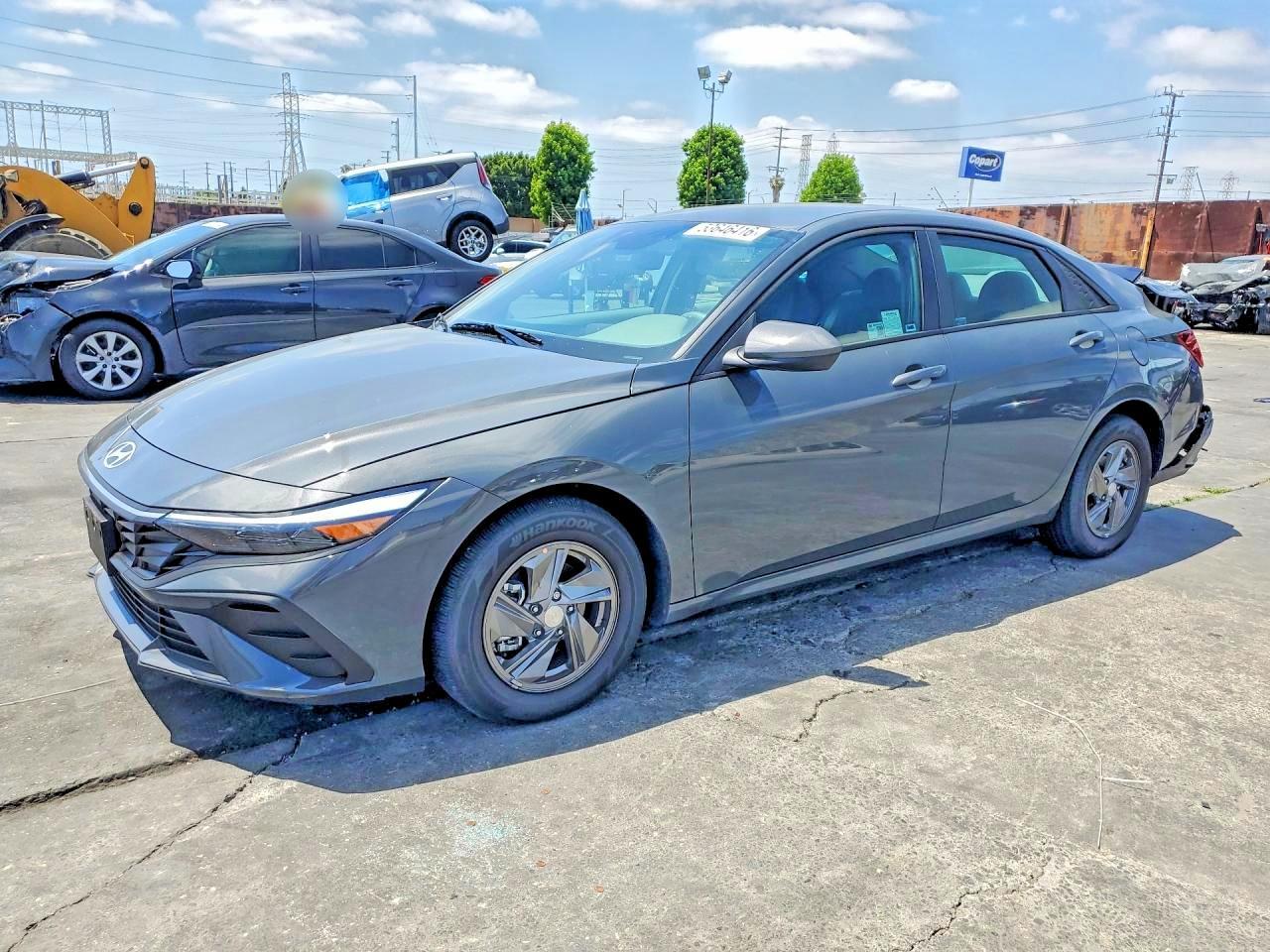 2025 Hyundai Elantra Se