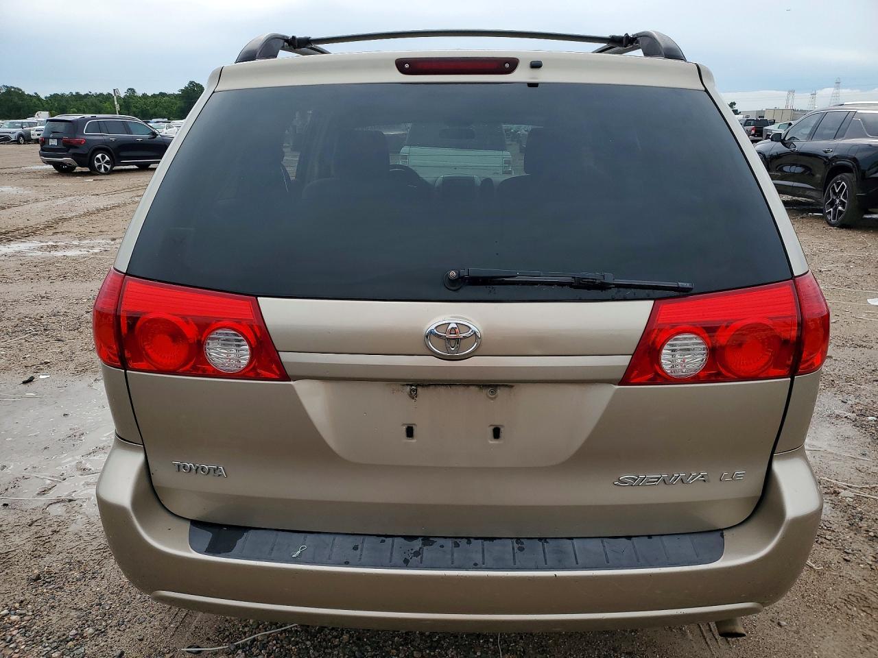2006 Toyota Sienna Le - Image 6