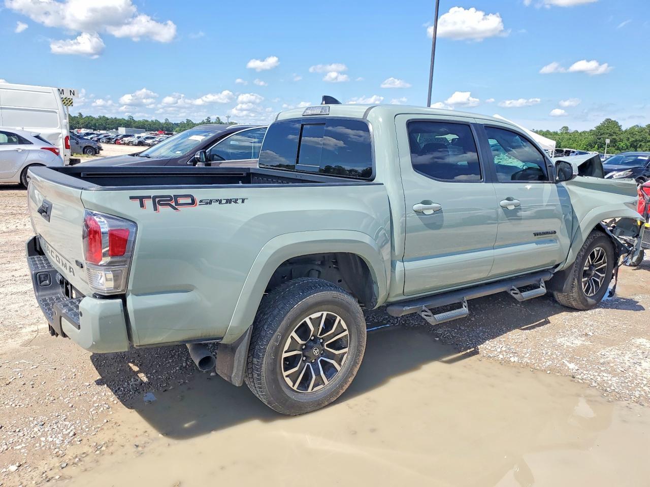 2023 Toyota Tacoma Trd Sport - Image 3