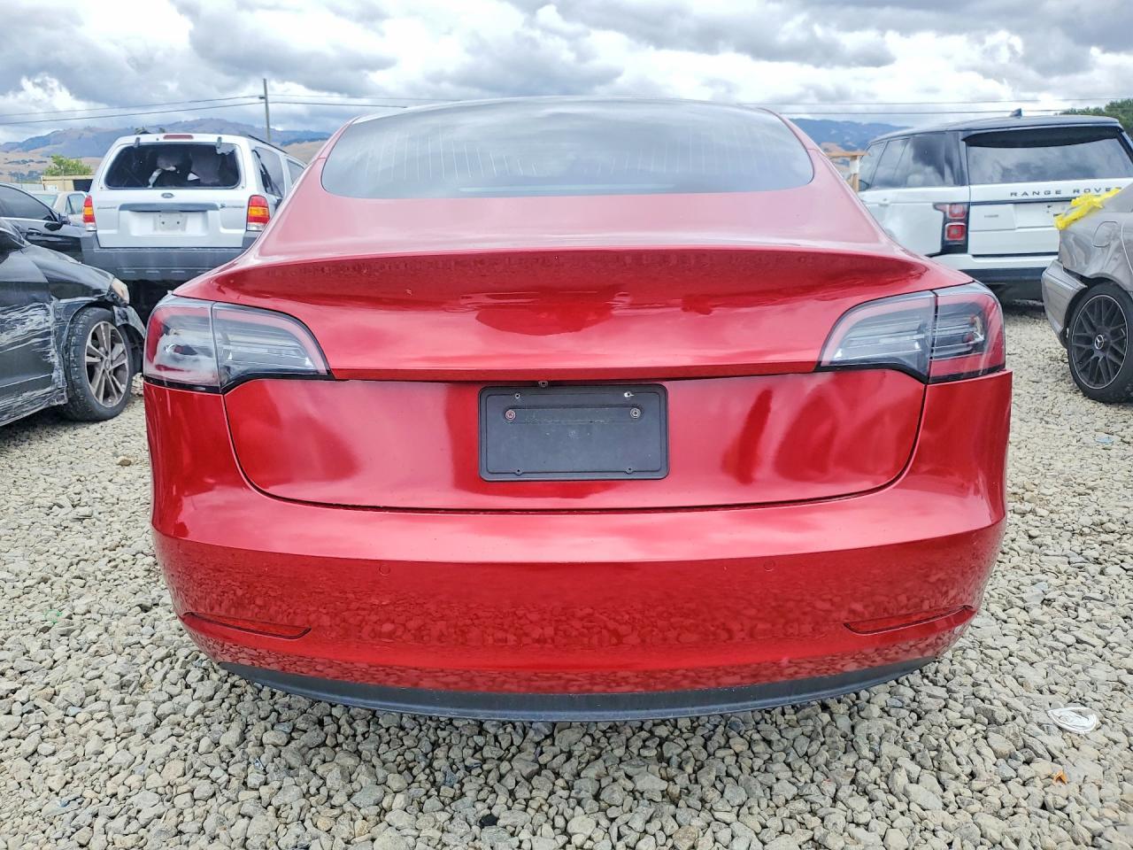 2020 Tesla Model 3 - Фото 6