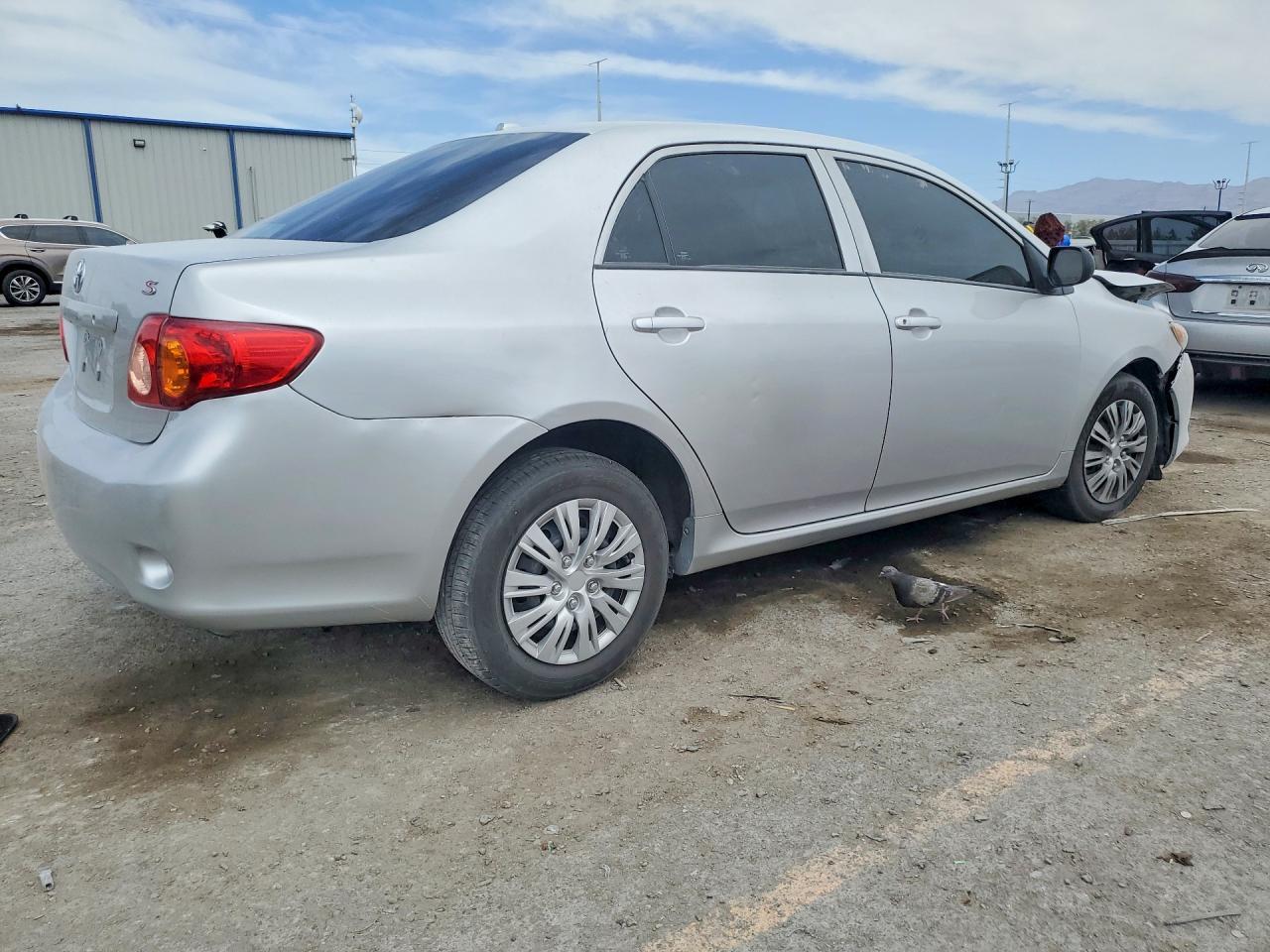 2010 Toyota Corolla Base - Фото 3