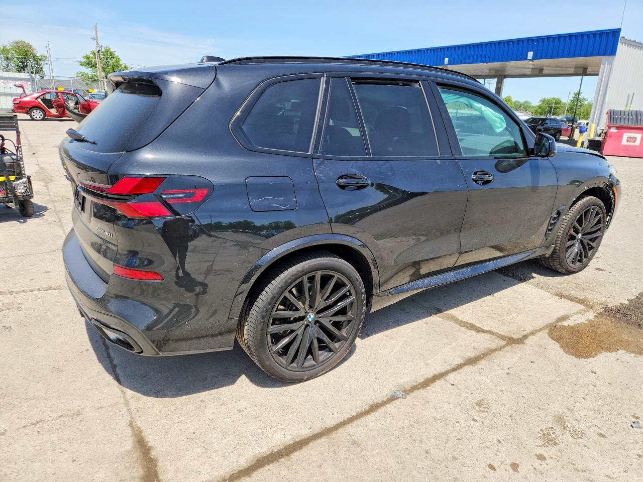 2026 BMW X5 xDrive40I - Фото 3