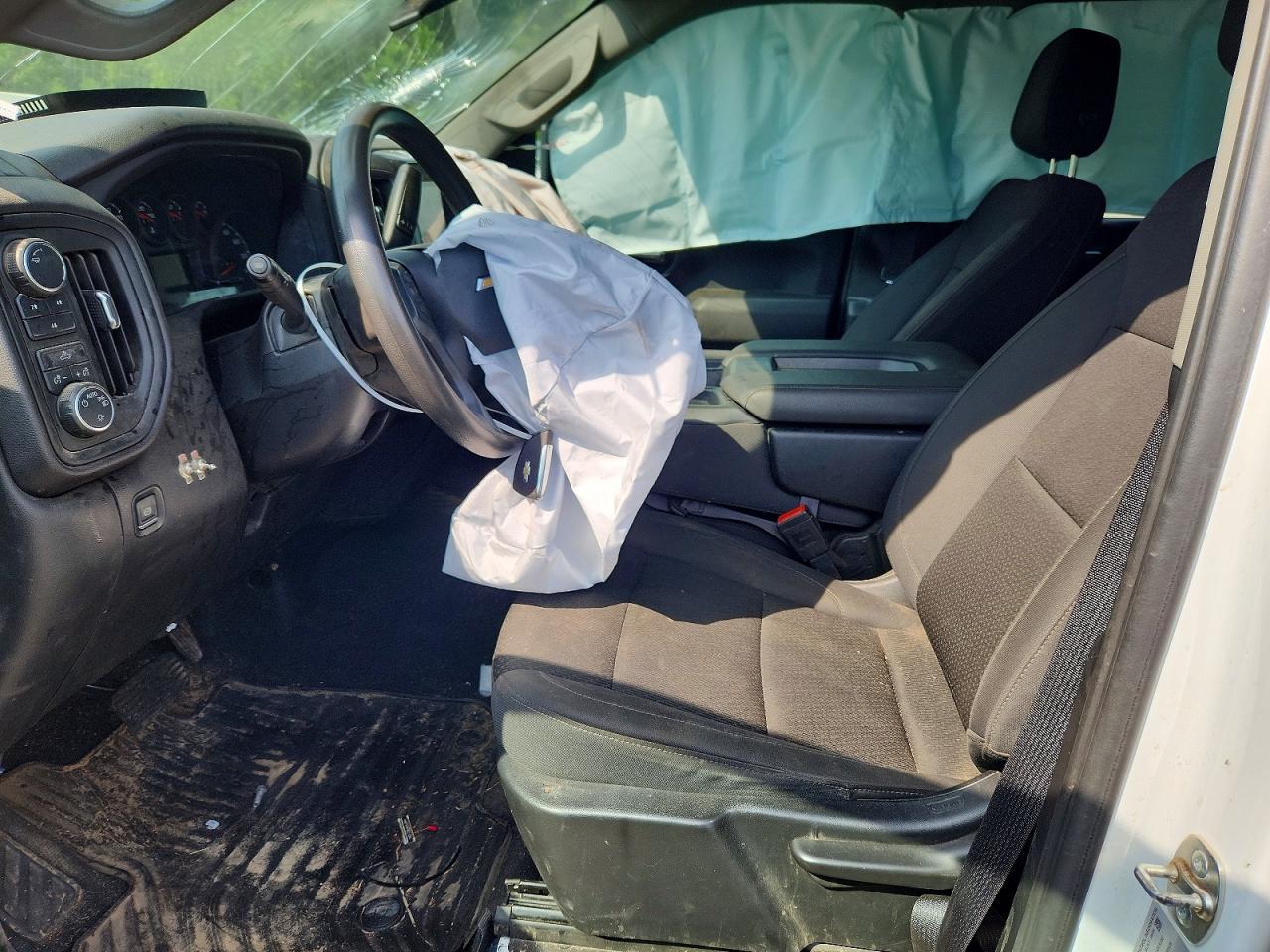2025 Chevrolet Silverado K2500 Custom - Image 7