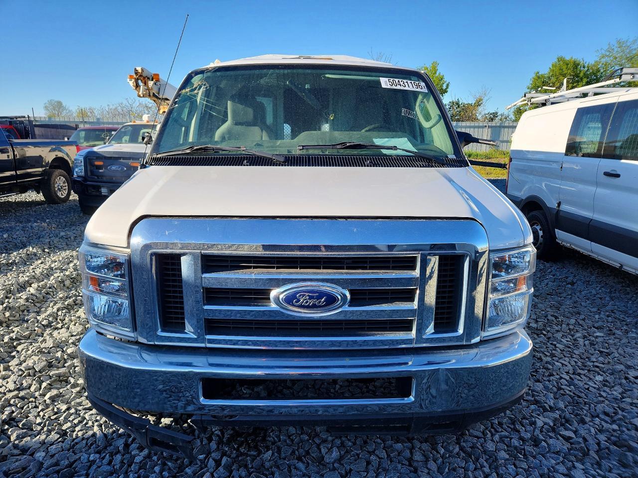 2018 Ford Econoline E350 Super Duty Cutaway Van - Image 5