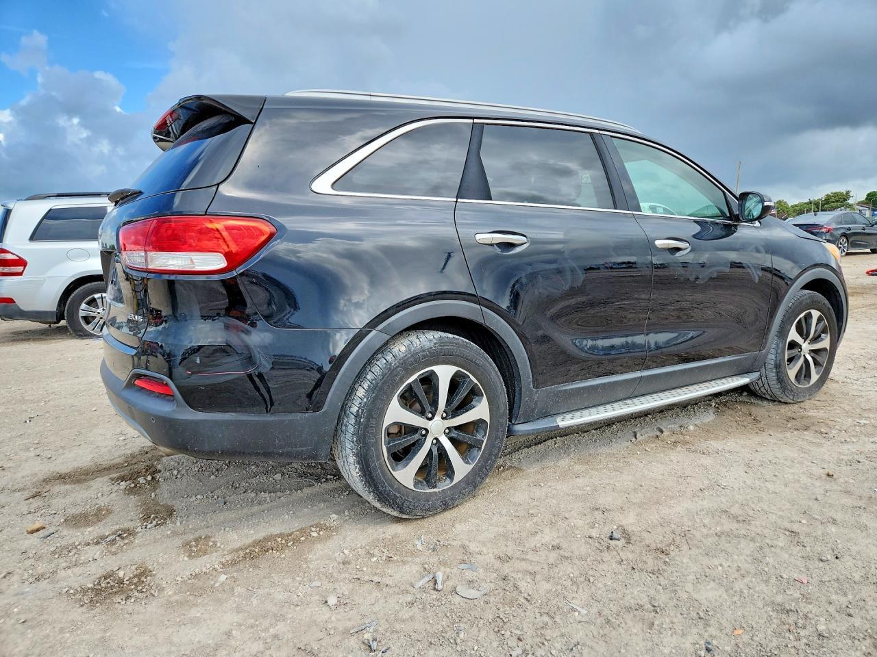 2016 Kia Sorento Ex - Image 3