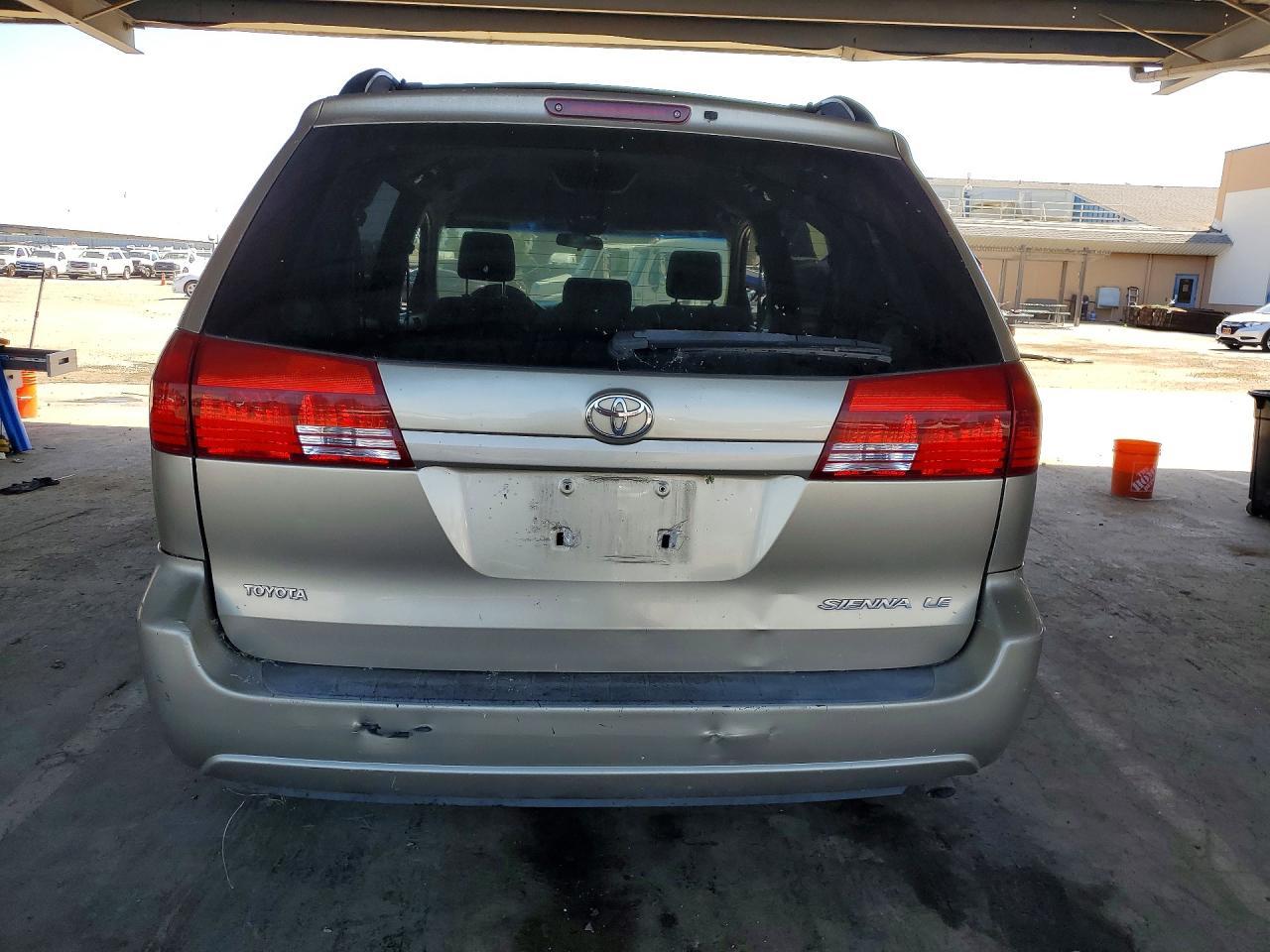 2004 Toyota Sienna Le 8 Passenger - Фото 6