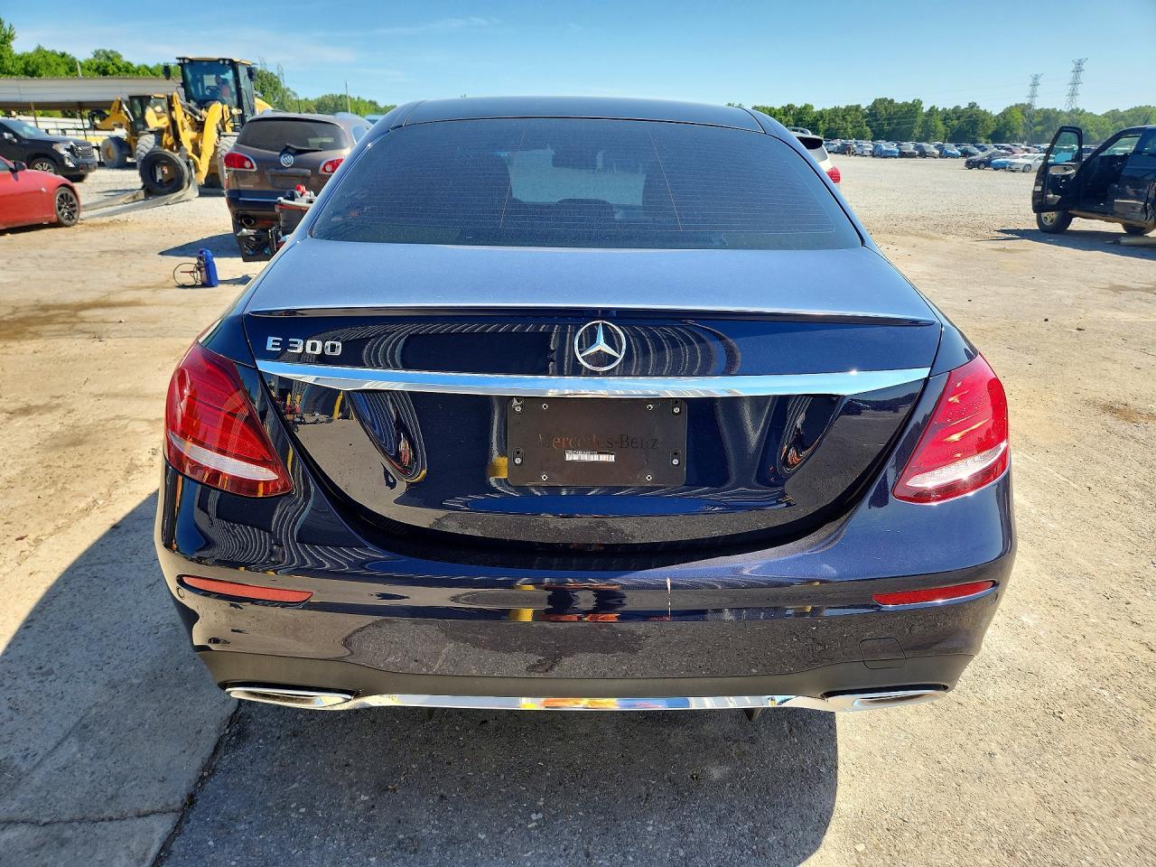 2018 Mercedes-Benz E 300 - Image 6