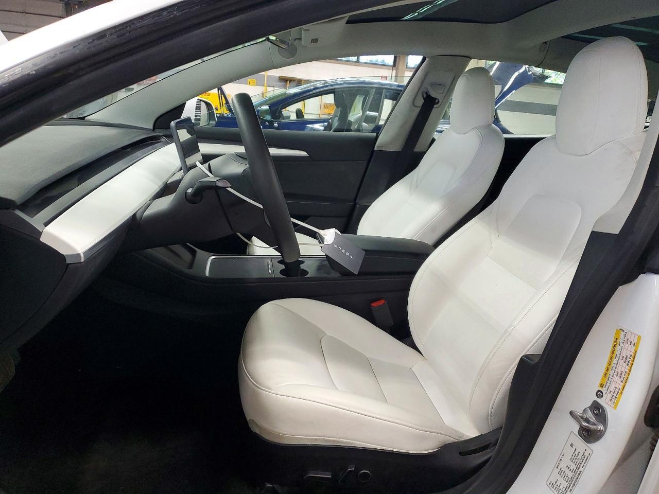2022 Tesla 3 - Image 7