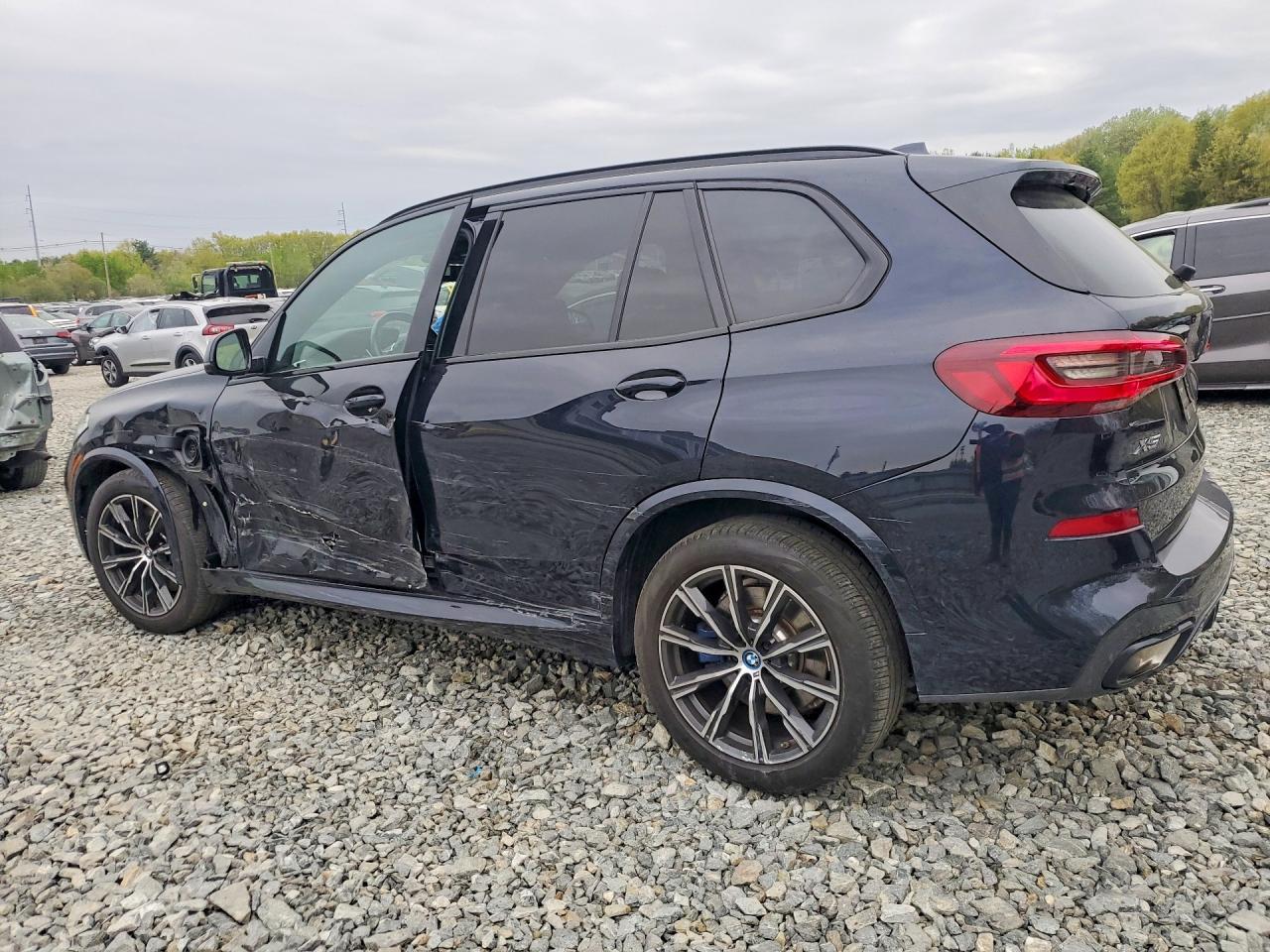 2023 BMW X5 xDrive45E - Фото 2