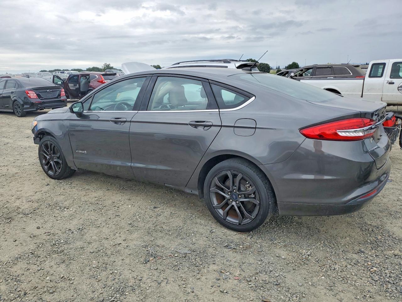 2018 Ford Fusion S Hybrid - Фото 2