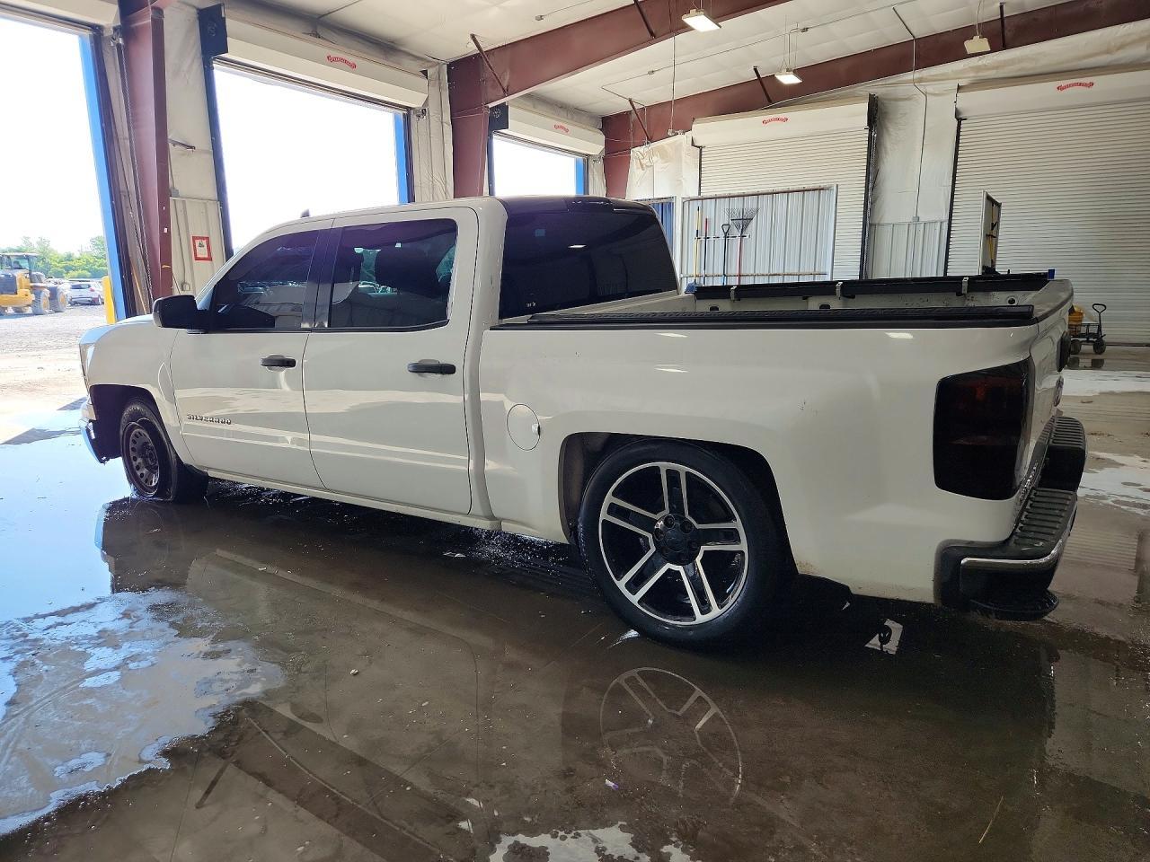 2015 Chevrolet Silverado C1500 - Фото 2