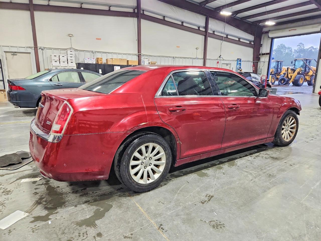 2013 Chrysler 300 - Фото 3