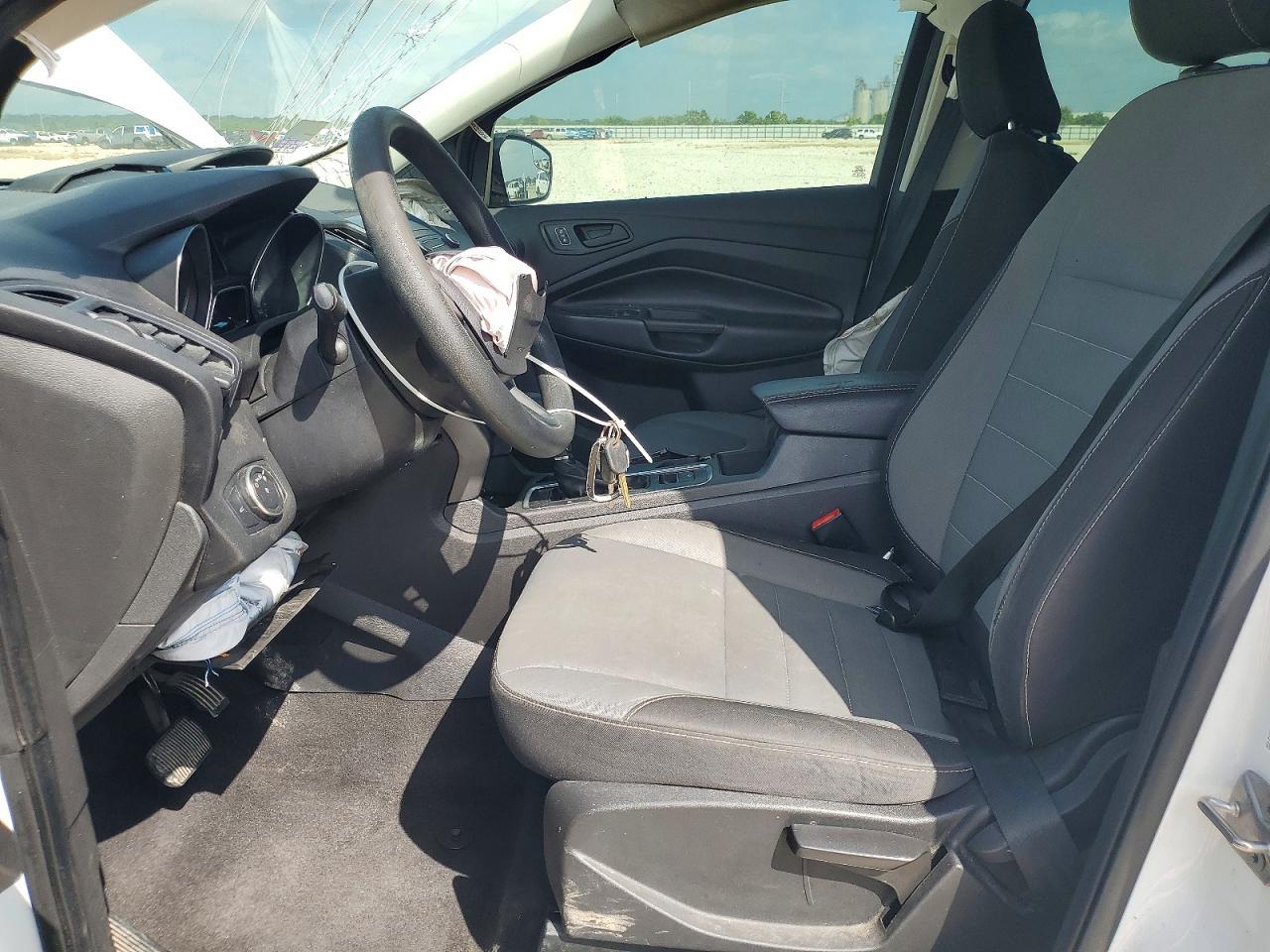 2019 Ford Escape S - Фото 7