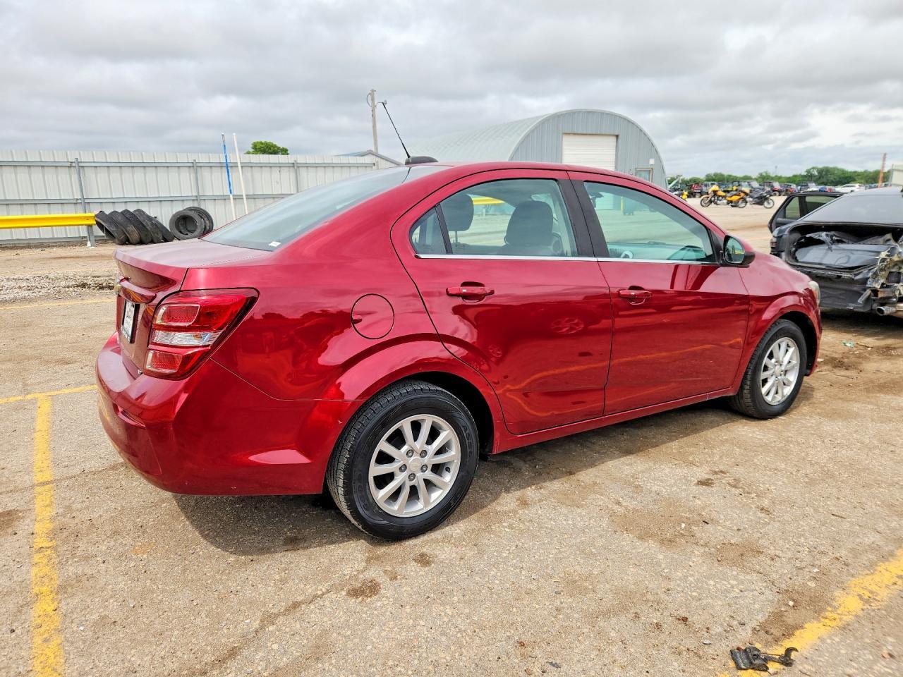 2017 Chevrolet Sonic Lt - Фото 3