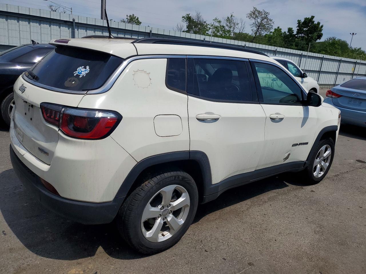 2018 Jeep Compass Latitude - Image 3