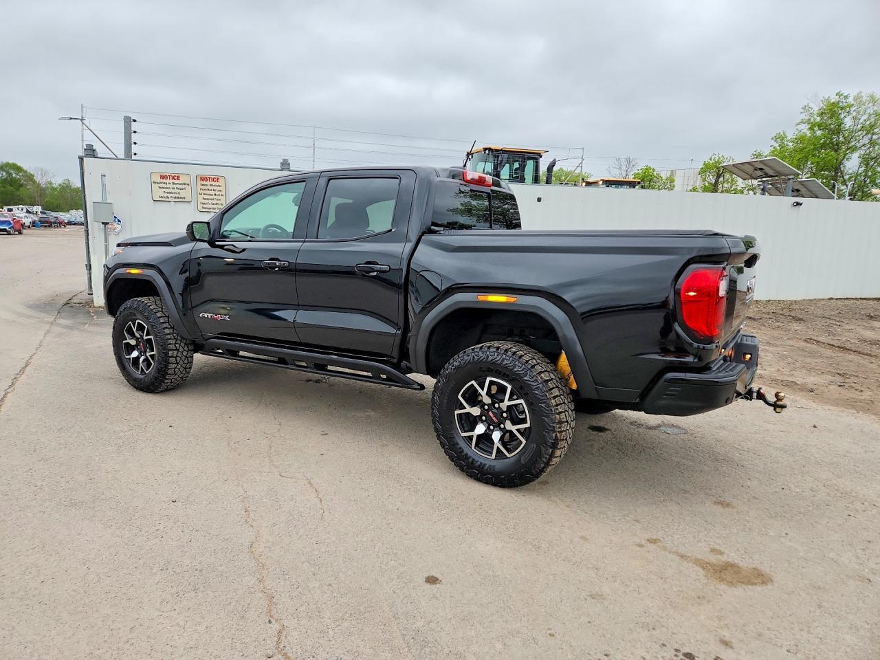 2025 GMC Canyon At4 - Фото 2