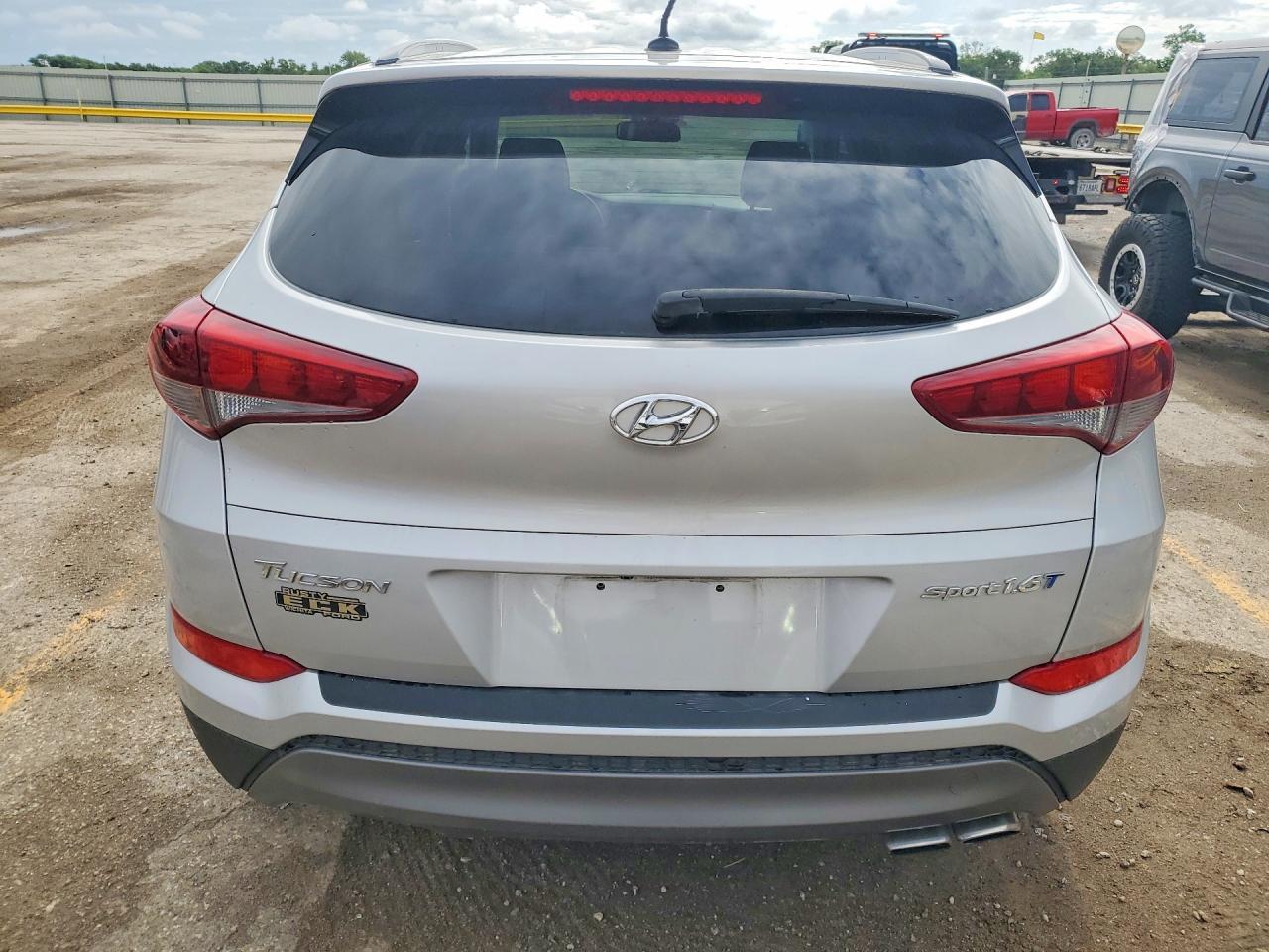 2016 Hyundai Tucson Sport - Image 6