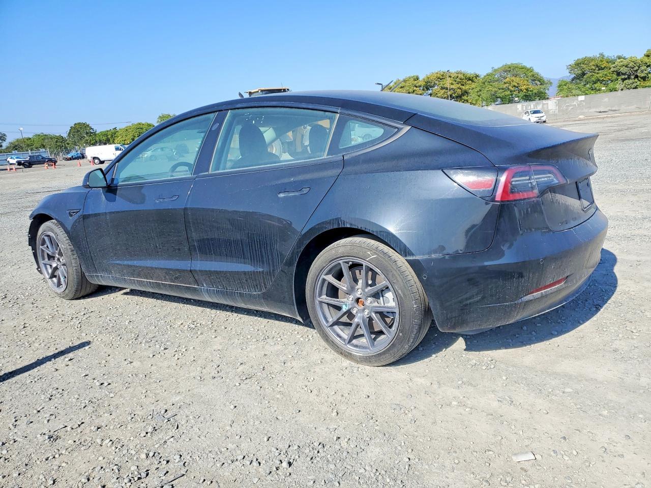 2021 Tesla Model 3 - Фото 2
