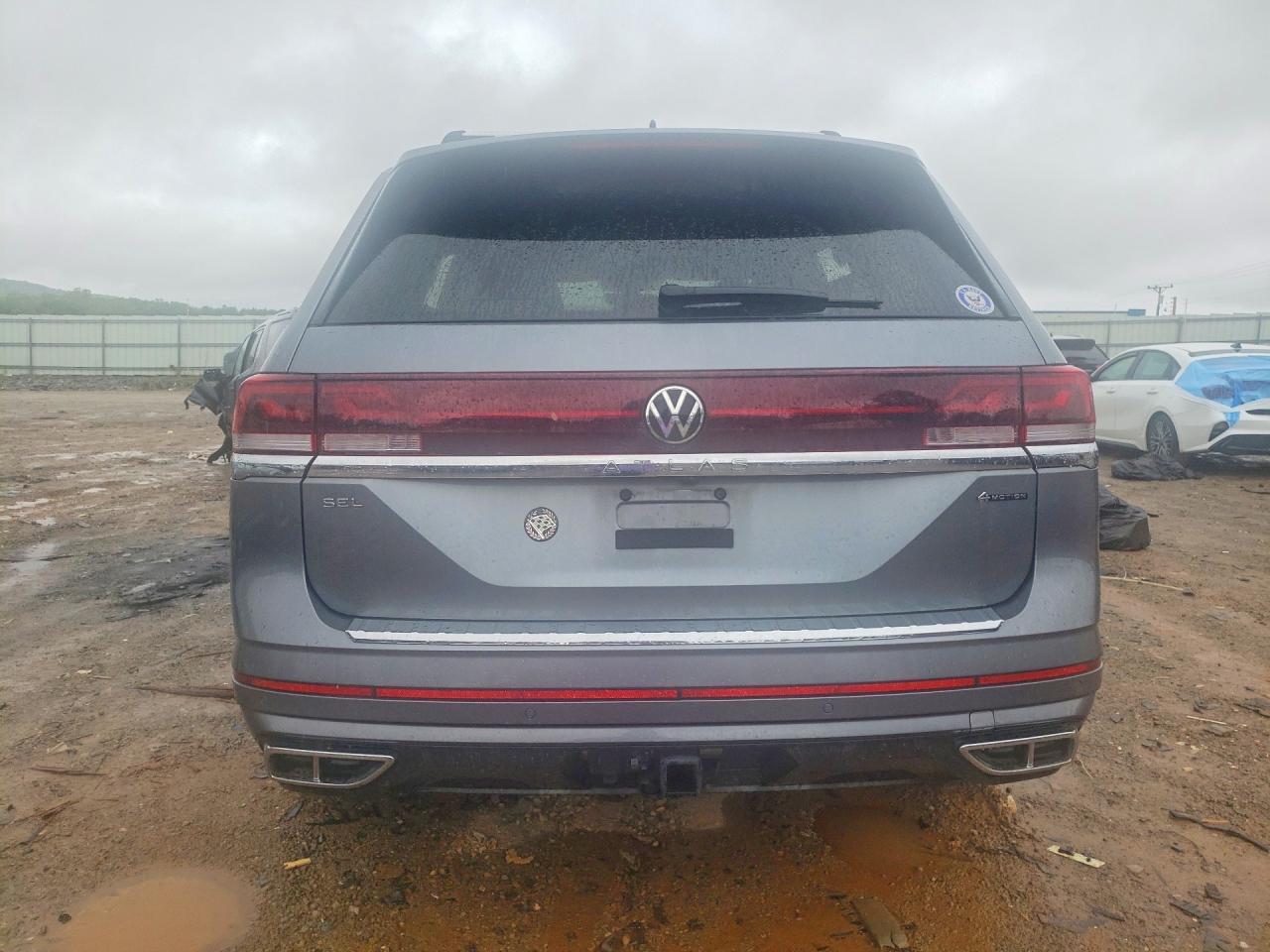 2024 Volkswagen Atlas Sel Premium R-Line - Image 6