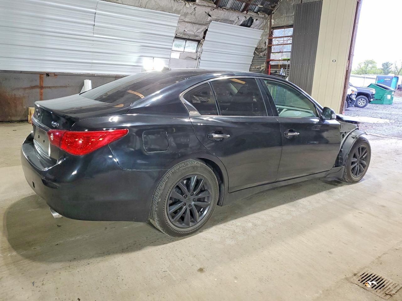 2015 Infiniti Q50 Premium - Image 3