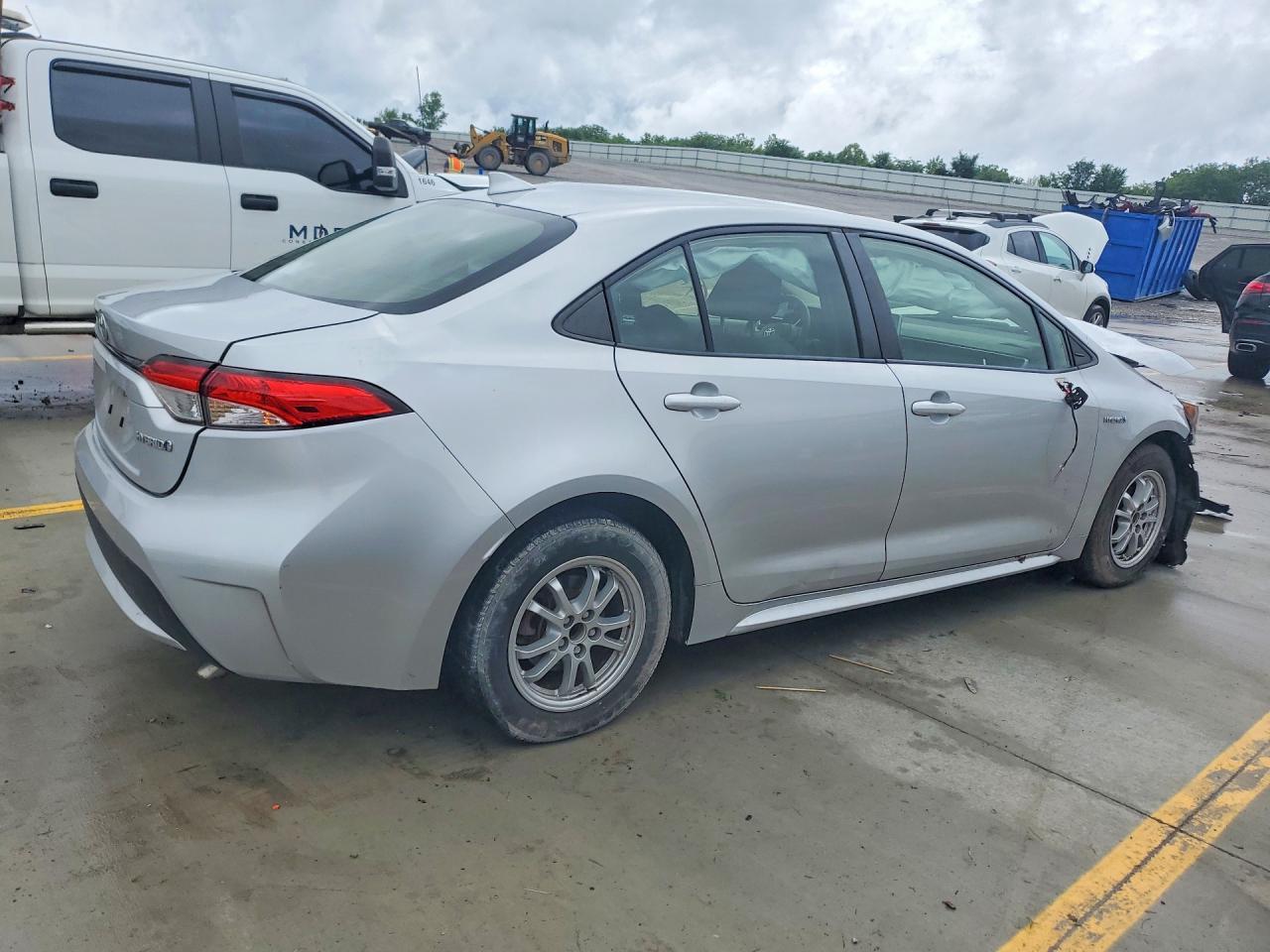 2021 Toyota Corolla Le - Image 3