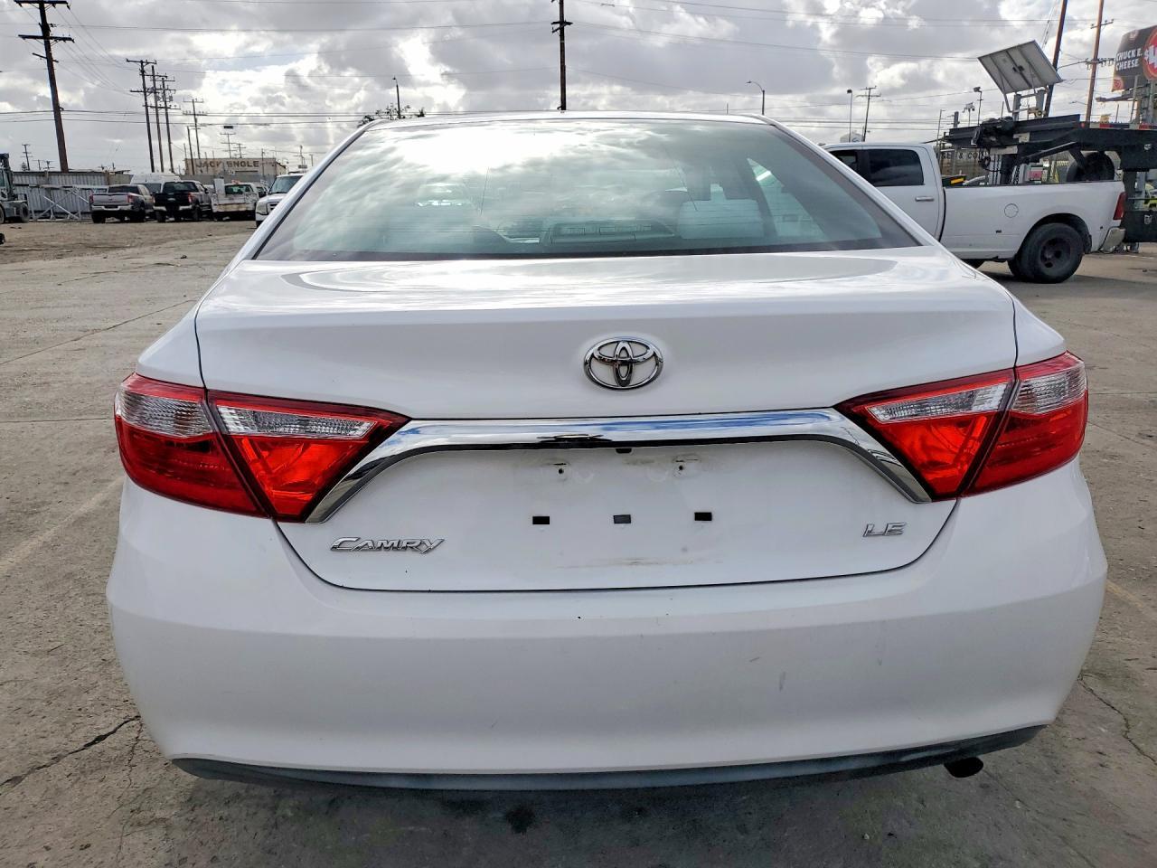 2015 Toyota Camry Le - Фото 6