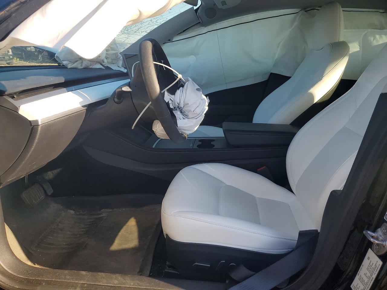 2023 Tesla Model 3 - Image 7