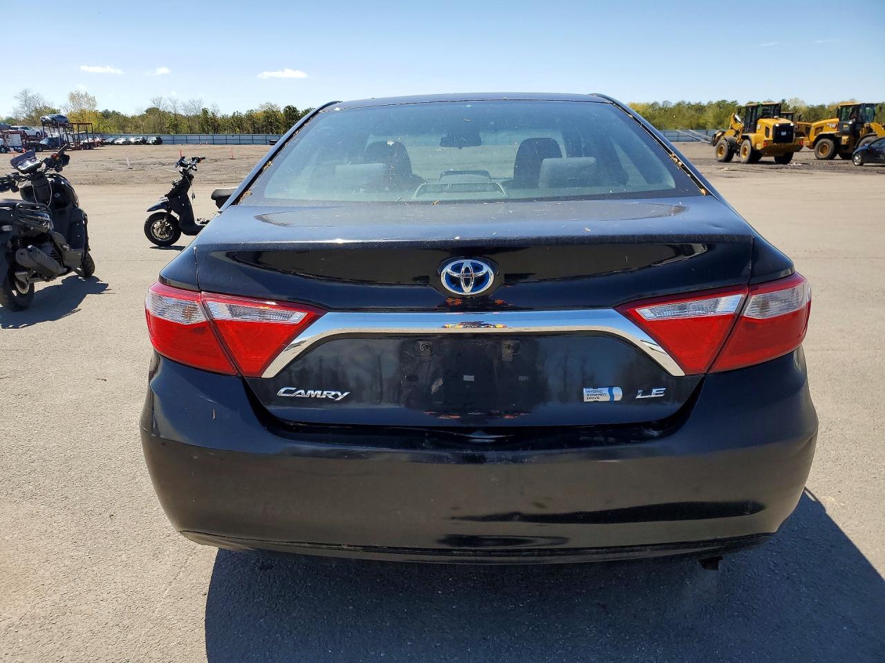 2017 Toyota Camry Hybrid Le - Фото 6